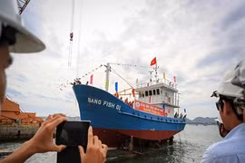 Cận cảnh tàu cá vỏ thép thứ 2 của ngư dân Việt Nam