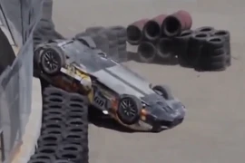 Khi siêu xe rơi vào tay những kẻ nghịch dại