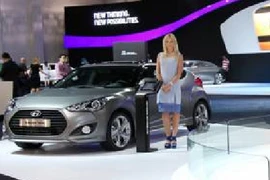 Triển lãm xe sang bùng nổ, chấp kinh tế suy thoái