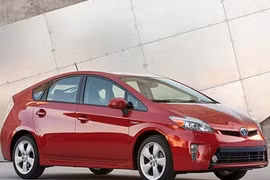 Sedan đua nhau hạ giá hợp túi tiền người Việt