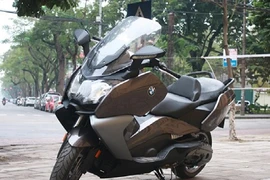 Hàng khủng của các hãng xe "đọ" nhau nảy lửa ở VN