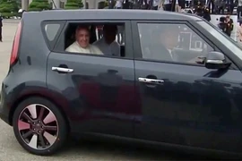 Đức Giáo Hoàng đi Kia Soul... vi vu ở Hàn Quốc