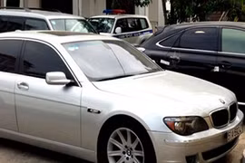 Zoom dàn xe sang hàng tỉ đồng nhập lậu... bị chủ vứt bỏ