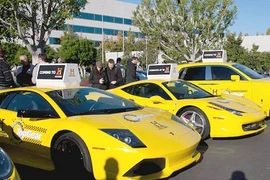 Hàng loạt siêu xe Lamborghini, Ferrari làm...taxi bình dân