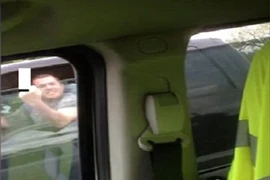 Dính tai nạn vì cả gan trêu nữ tài xế