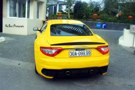 Maserati biển tứ quý nẹt pô khủng khiếp ở Hà Nội