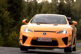 Tận mục tốc độ kinh hoàng của siêu xe Lexus LFA 