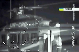 Mổ xẻ trực thăng đưa Tổng thống Ukraine “chạy trốn“