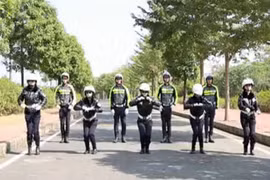 Clip CSGT Trung Quốc nhảy “Bar Bar Bar” gây sốt