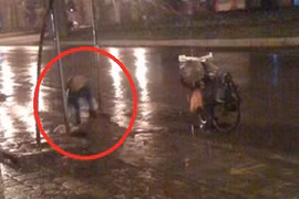 Những mảnh đời mưu sinh đêm mưa bão