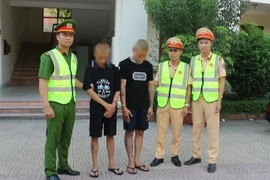 Nghệ An: Bắt hai thanh niên dùng dao cướp tài sản của người đi đường
