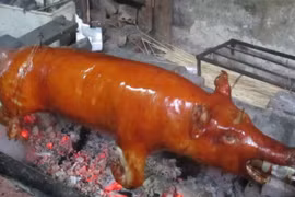 Cận cảnh những món nướng nguyên con khiến thực khách rùng mình