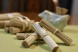 Không thể tin những chiếc tăm được tạo ra như thế này