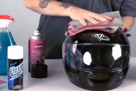 Cách vệ sinh mũ bảo hiểm đúng cách ít người biết