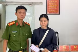 Một thầy giáo có hành động đẹp khi đi trên phố Hà Nội