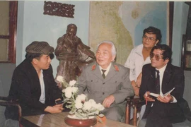 Tâm tình của người viết bài thơ bất hủ về Đại Tướng