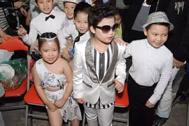 Mải ngắm Psy nhí, Phương Mỹ Chi, Quang Anh bị fan bỏ rơi