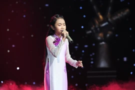 Phương Mỹ Chi: “Dư tiền thưởng em mua búp bê“