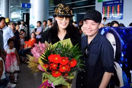 Thu Phương tự tạo ồn ào khi về Việt Nam