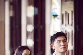 Vy Oanh tháo nhẫn đính hôn cặp kè tình mới