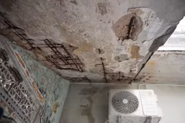 Loạt nhà tập thể ở Đà Nẵng bị xuống cấp nghiêm trọng