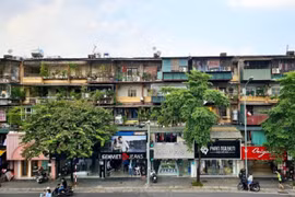 Nhà tập thể xuống cấp vẫn được rao bán với giá cao ngất ngưởng