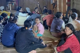 Nam sinh lớp 8 đi đốn củi phụ cha mẹ, bị đá rơi trúng đầu chết thương tâm 