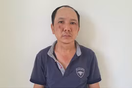 Người đàn ông tung ảnh ân ái lên mạng vì bạn gái chia tay đi lấy chồng