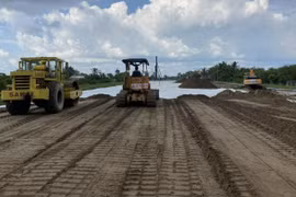 Thí điểm dùng cát biển thay thế cát sông đắp nền cao tốc khu vực ĐBSCL