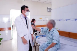 Chạy đua với thời gian cứu bệnh nhân bị ngưng tim trên đường đến bệnh viện