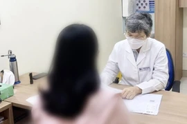 Hoại tử, nổi u cứng sau 2 tháng khi tiêm thuốc tiêu mỡ bụng