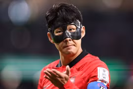 World Cup 2022: Bí ẩn mặt nạ 'hi-tech' của cầu thủ