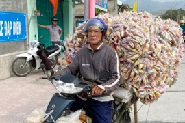 Ngụy trang thuốc lá lậu trong chùm bắp rang