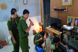 Khám xét 15 nơi trong vụ nhập lậu 51 kg vàng