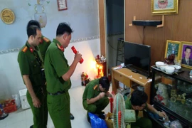 Khám xét 15 nơi trong vụ nhập lậu 51 kg vàng