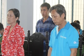 Cả gia đình vào tù vì tạt xăng đốt đoàn cưỡng chế