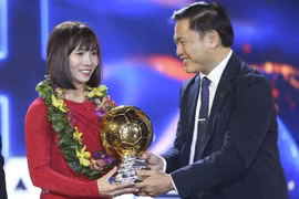Nhan sắc tuổi 37 của Quả bóng vàng nữ Việt Nam 2024