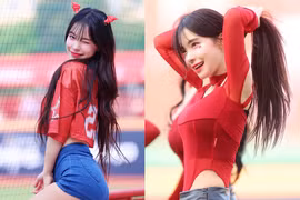 “Nữ thần cổ vũ” vòng eo 56 xả loạt ảnh khiến fan lụi tim