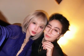 Xoài Non tình tứ bên Gil Lê, netizen lập tức chỉ ra “tay hư“