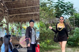 Bà mẹ U50 khiến người xem tròn mắt với màn biến hình ấn tượng