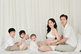 Ái nữ đại gia Minh Nhựa có bầu lần 4 ở tuổi 26