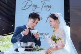 Đám cưới Hà Nội với nghi thức “nhúng lẩu” độc lạ