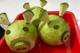 Mâm cỗ Trung thu tỉa tót bởi người “không khéo tay nhưng hay làm“