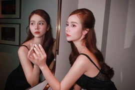 Hot girl đời đầu Huyền Lizzie tuổi U40 sở hữu làn da “không tuổi“