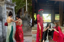 Phẫn nộ trước nhóm bạn trẻ có hành động khiếm nhã tại chùa