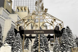 Cây thông Noel sang chảnh hút giới trẻ đến check-in