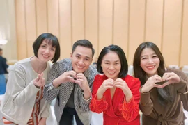 Bức ảnh các thế hệ MC Olympia khiến khán giả thổn thức