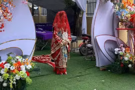 Độc lạ Hưng Yên: Chú rể cưỡi ngựa đón dâu như phim cổ trang