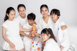 “Đạo diễn nghìn tỉ” Lý Hải khoe loạt ảnh gia đình hạnh phúc