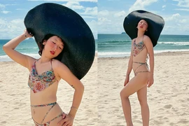 Trang Hý diện bikini khoe thân hình tròn trịa vẫn cực cuốn hút